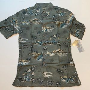 Batik Bay Small Tropic Short Sleeve Button Shirt New D26